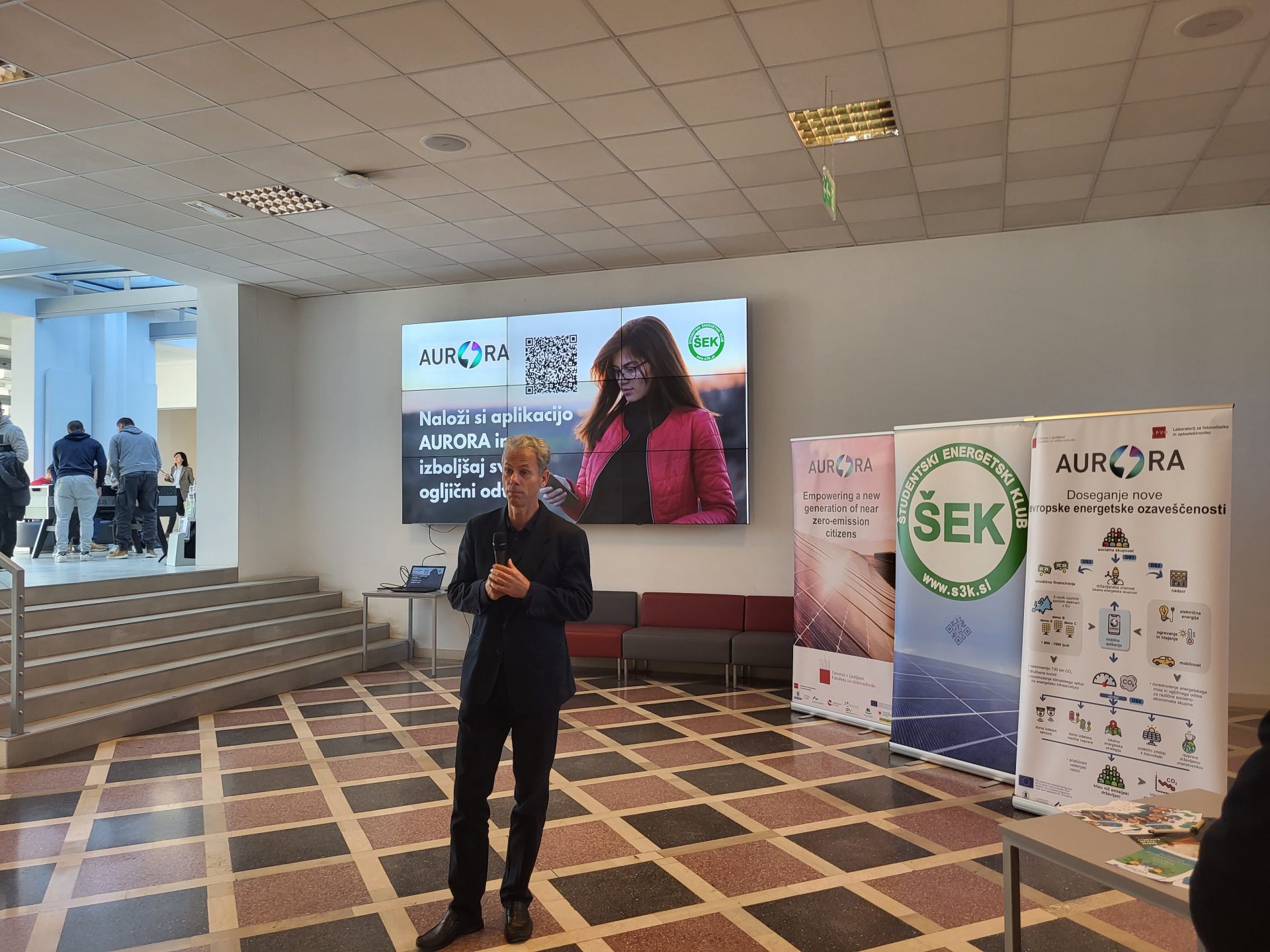 Presentation of the AURORA Energy Tracker Mobile App - AURORA H2020