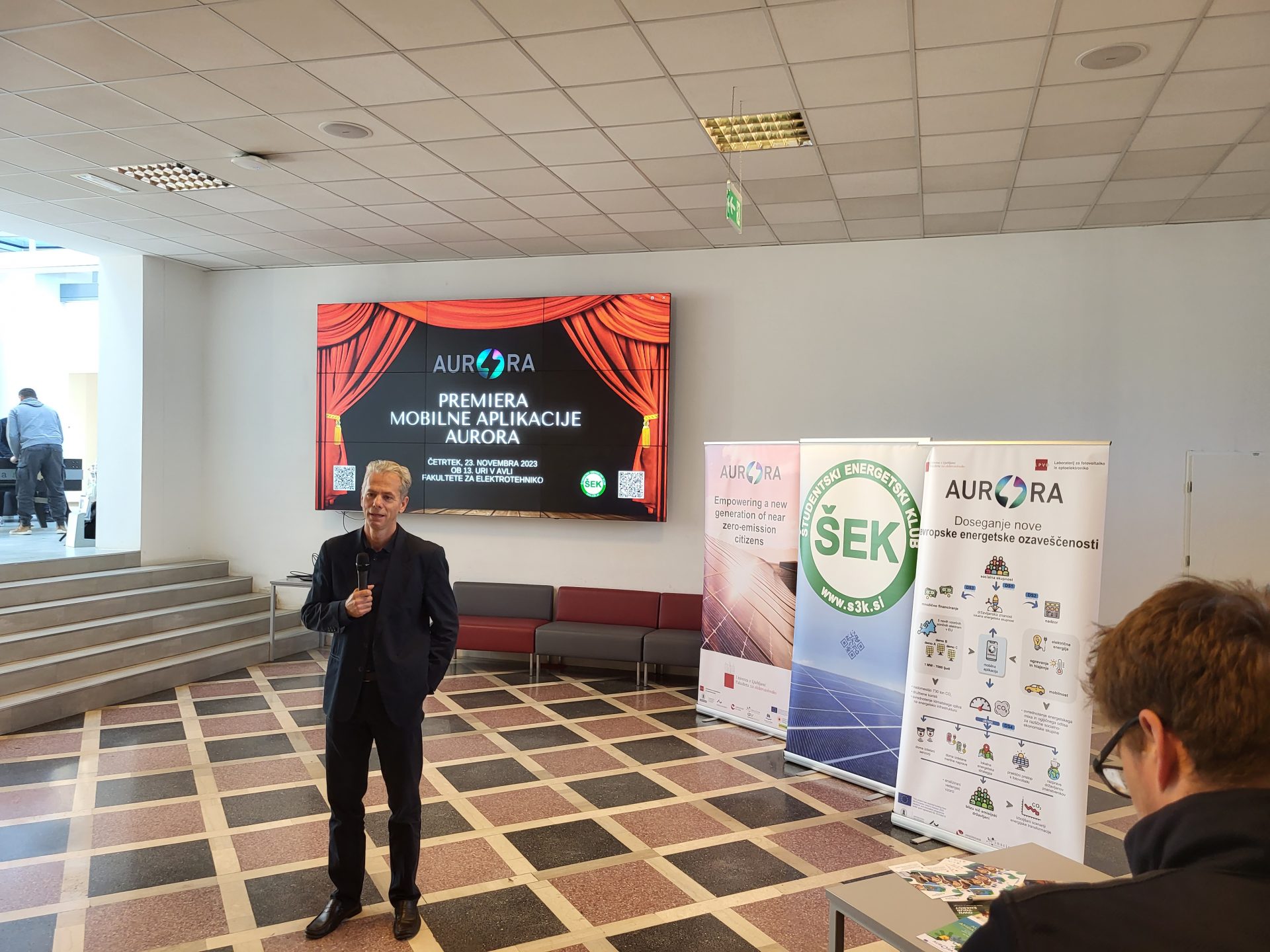 Presentation of the AURORA Energy Tracker Mobile App - AURORA H2020